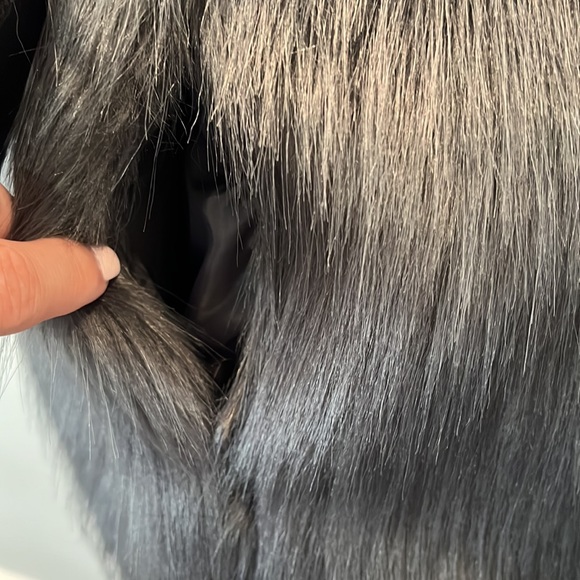 FAUX FUR VEST FOREVER21 - Picture 6 of 7